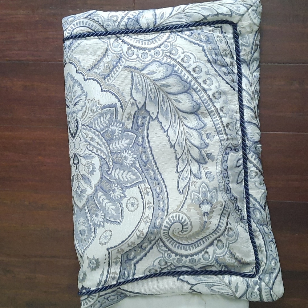 Comforter